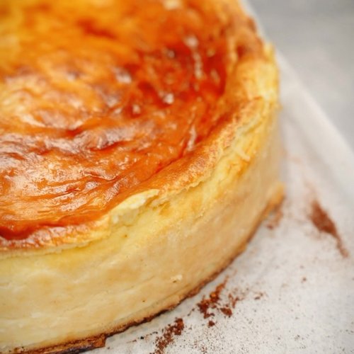 💛 Käsekuchen auf die 1! Unglaublich cremig und unglaublich lecker, natürlich mit einem Boden aus Mürbeteig. 😋

#regional...