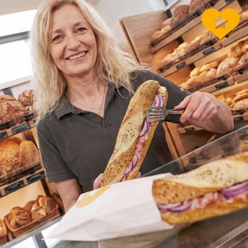 💛 Snack des Monats!

Unsere Laugenpeitsche – herzhaft gefüllt mit Frischkäse, Schinken-Zwiebelmett und saftigen...